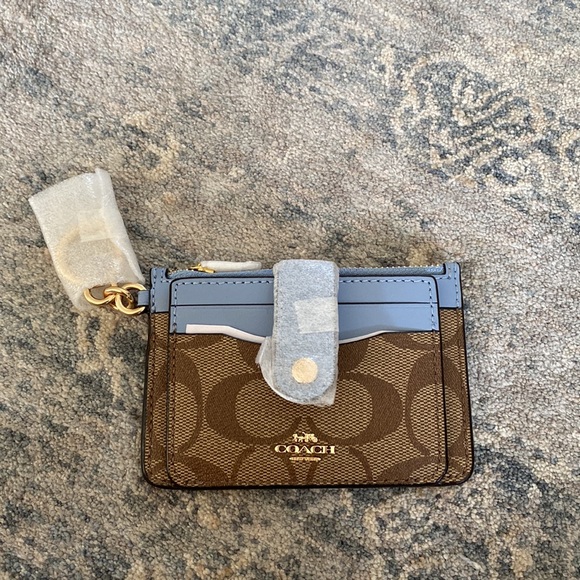 Coach Accessories - NWT Coach Attachment Card Case